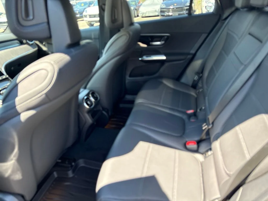New 2027 Obsidian Black Metallic Mercedes-Benz GLC 300 image 55