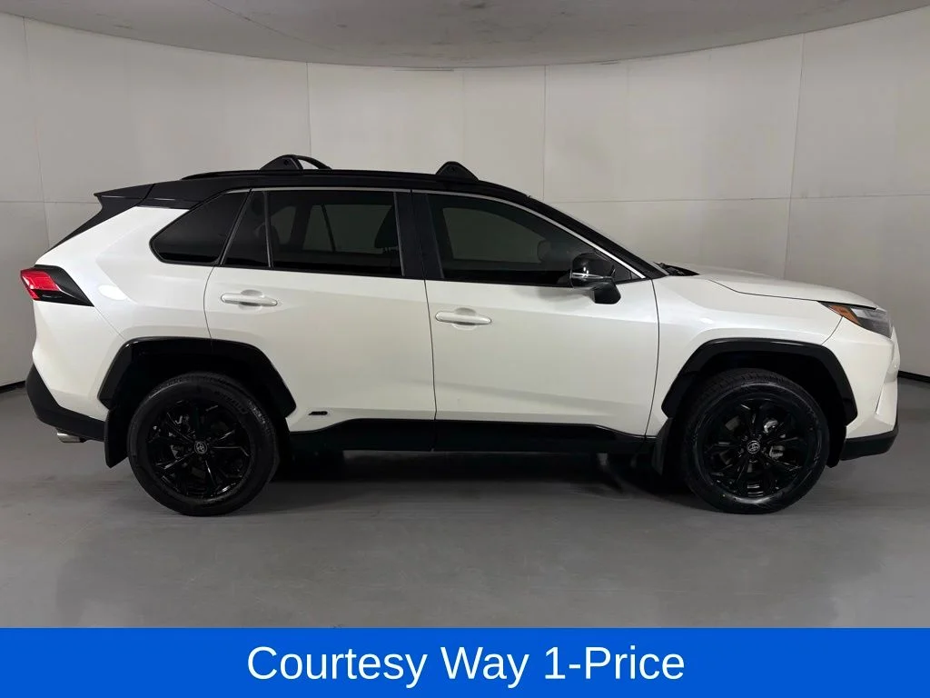 Used 2022 White Toyota XSE image 12