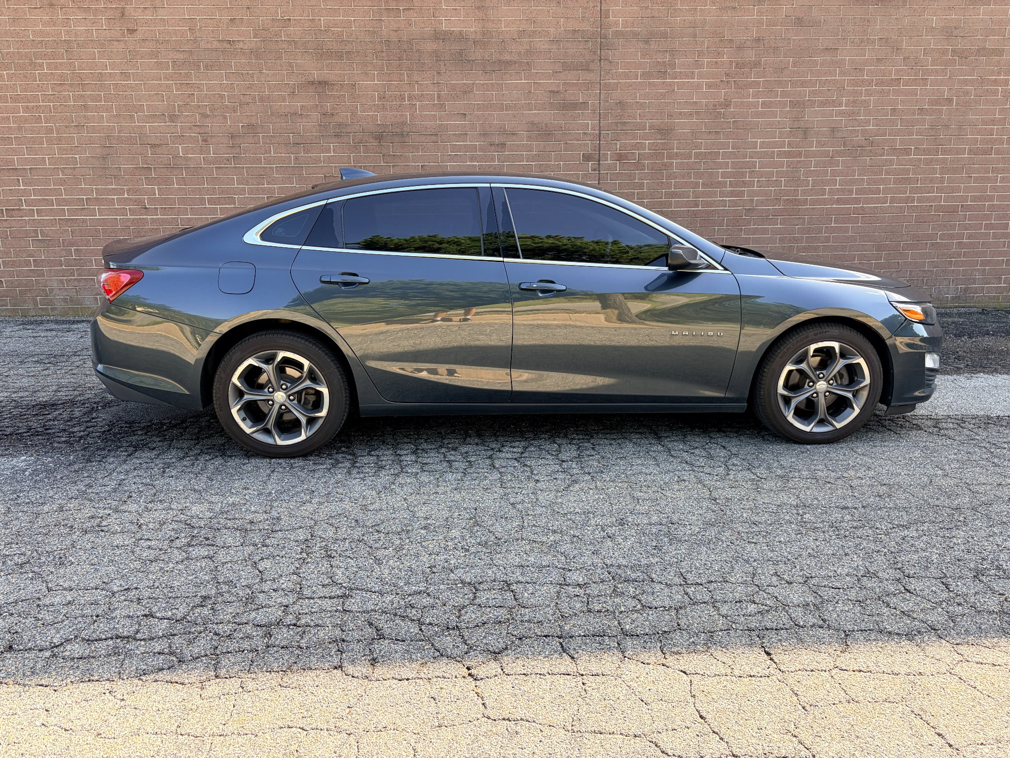 Used 2020 Shadow Gray Metallic Chevrolet LT image 6
