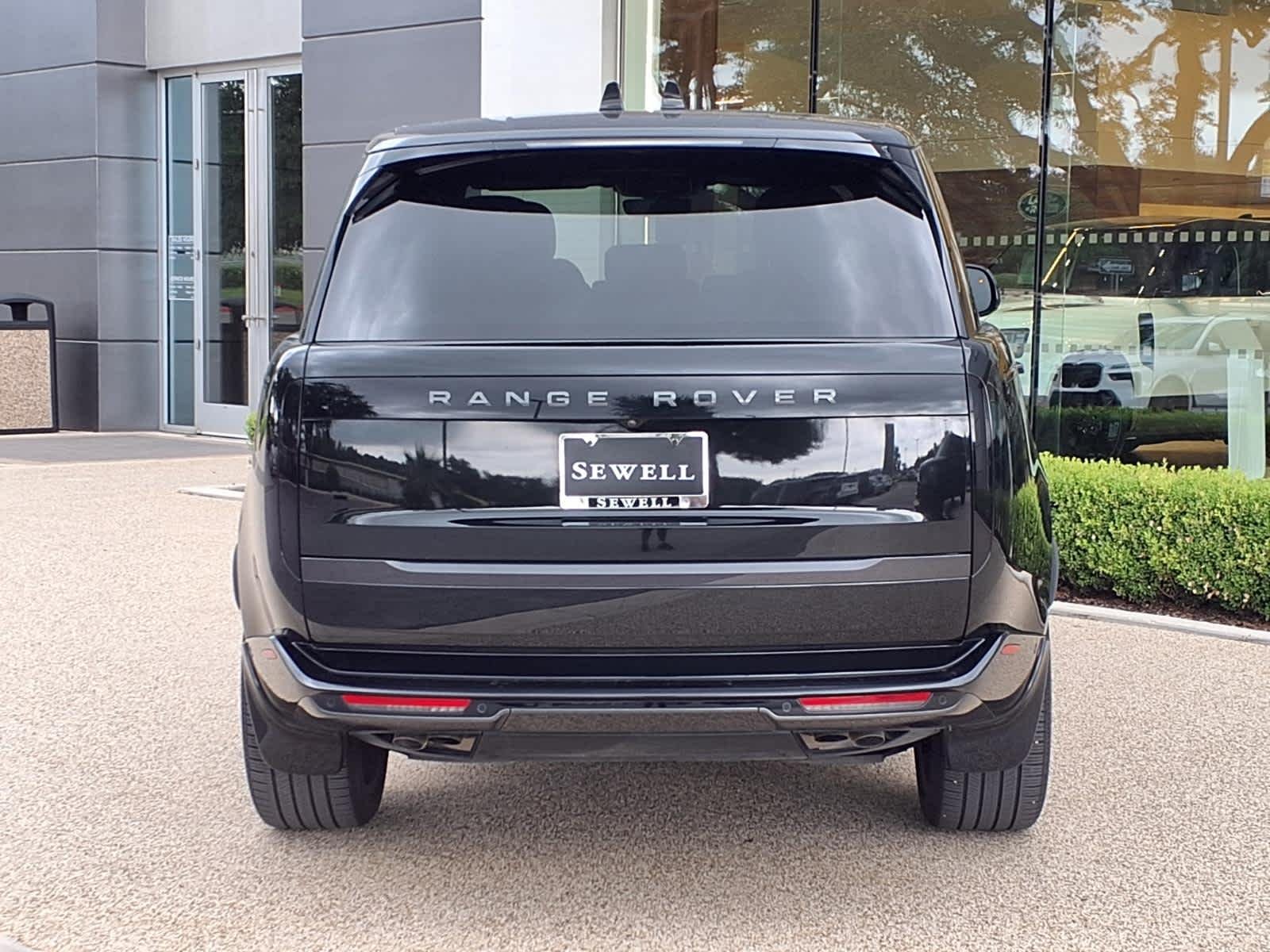 Certified Used 2025 Santorini Black Metallic Land Rover SE image 6