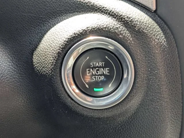 Used 2020 SATIN STEEL METALLIC GMC Elevation image 31