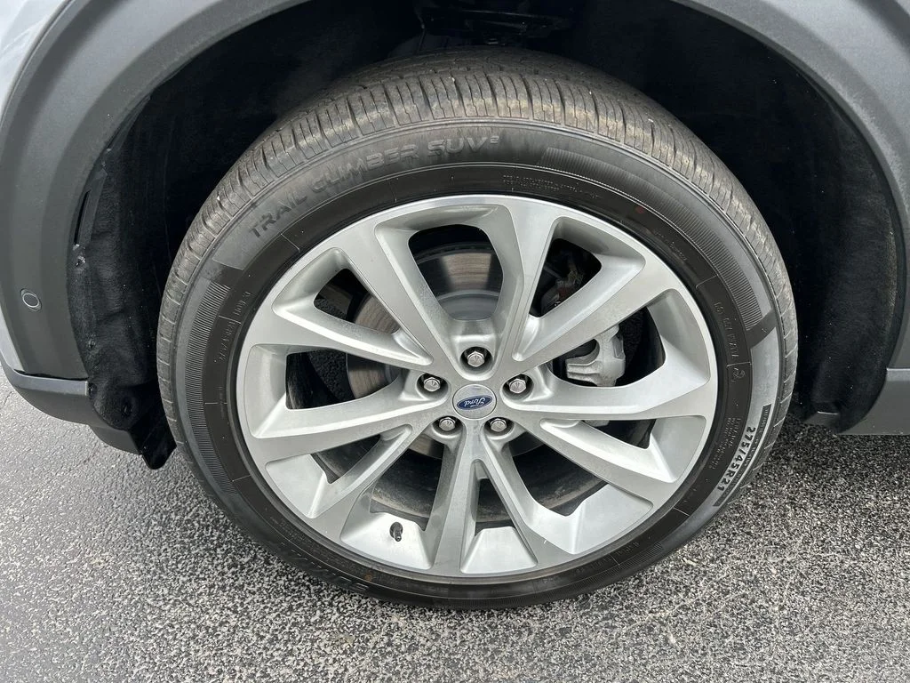 Used 2021 Silver Ford Platinum image 16