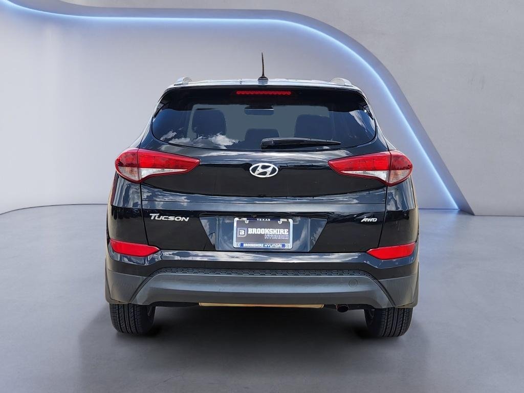 Used 2016 Ash Black Hyundai SE image 8