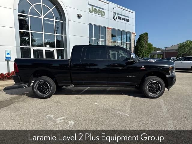 New 2025 Diamond Black Crystal Pearl-Coat Exterior Paint RAM Laramie image 7