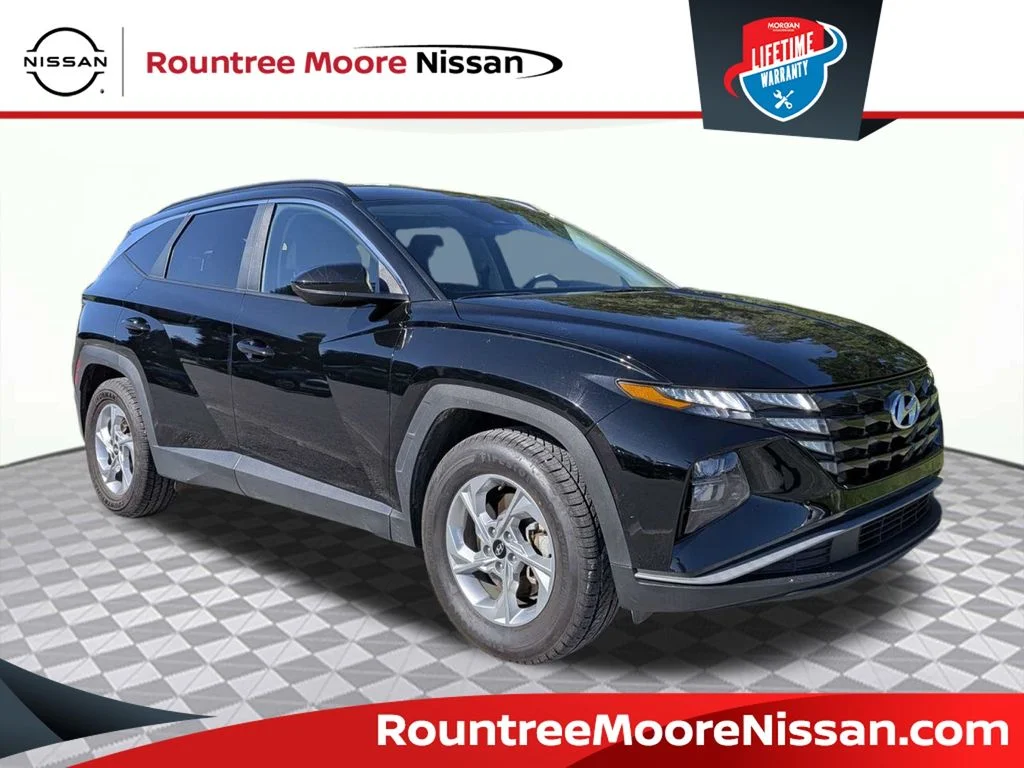 Used 2024 Black Hyundai SEL image 1