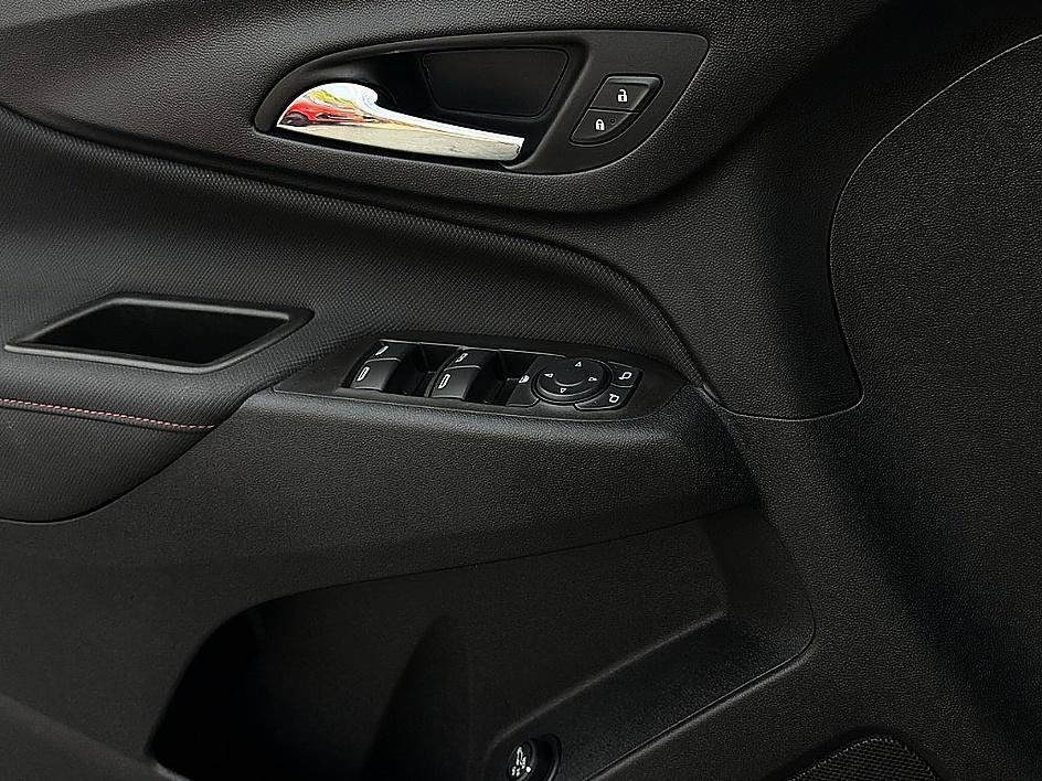 Used 2022 Silver Ice Metallic Chevrolet RS image 23