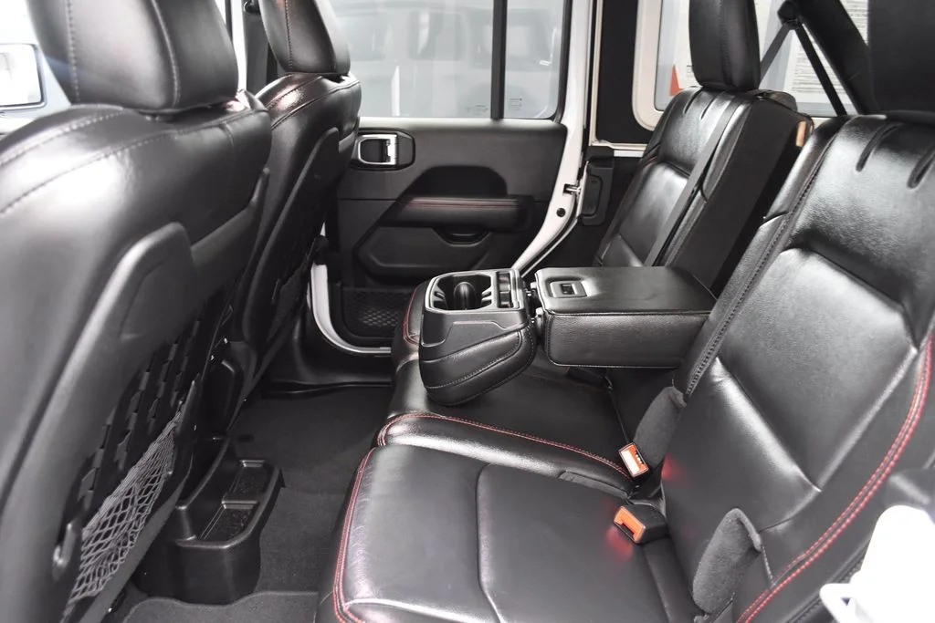 Used 2020 White Jeep Unlimited Rubicon image 23