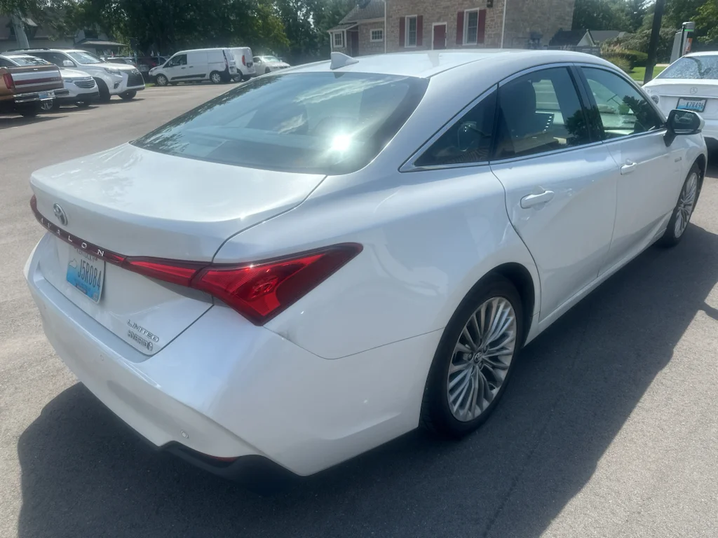 Used 2019 Wind Chill Pearl Toyota Hybrid Limited image 2