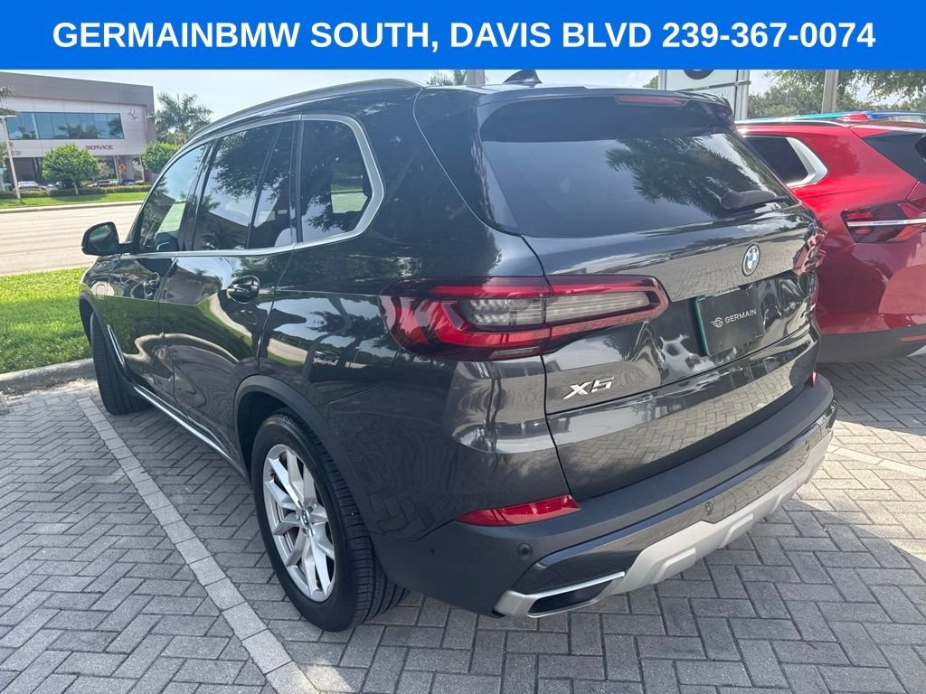 Certified Used 2022 Dark Graphite BMW xDrive45e image 4