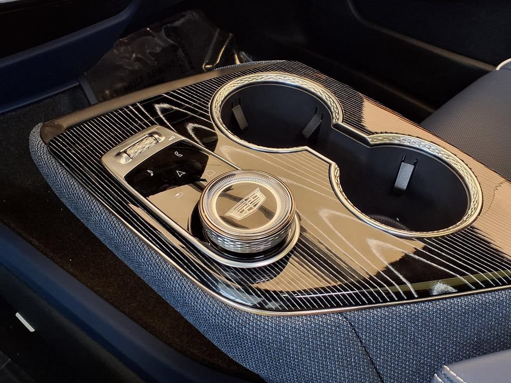 2027 Cadillac OPTIQ Premium Sport - Photo 18