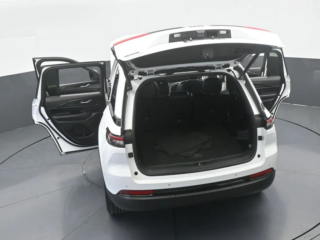 Used 2023 Bright White Clearcoat Jeep Altitude X image 66