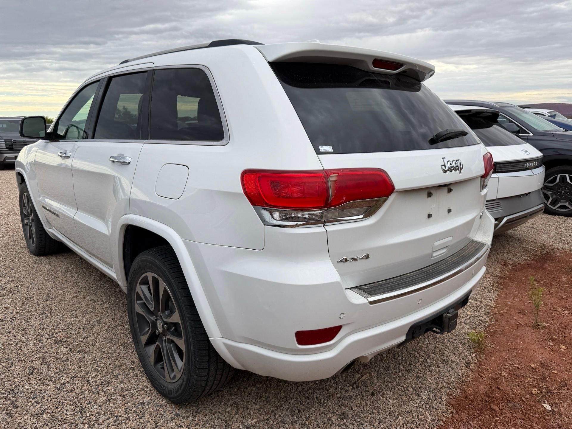 Used 2017 White Jeep Overland image 7