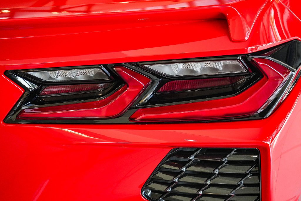2027 Chevrolet Corvette 2LT - Photo 7