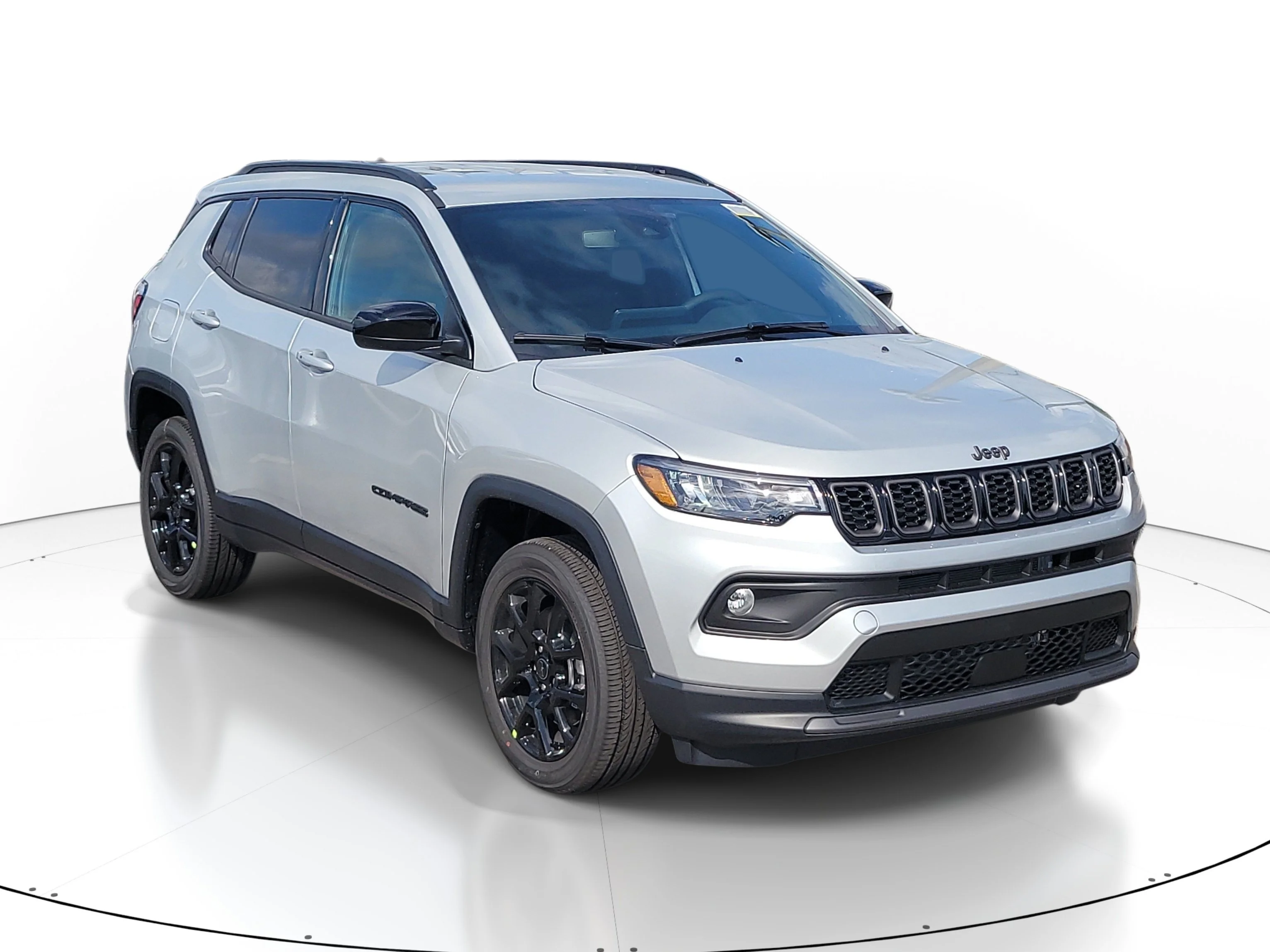 New 2026 Silver Zynith Metallic Clearcoat Jeep Latitude Altitude image 1