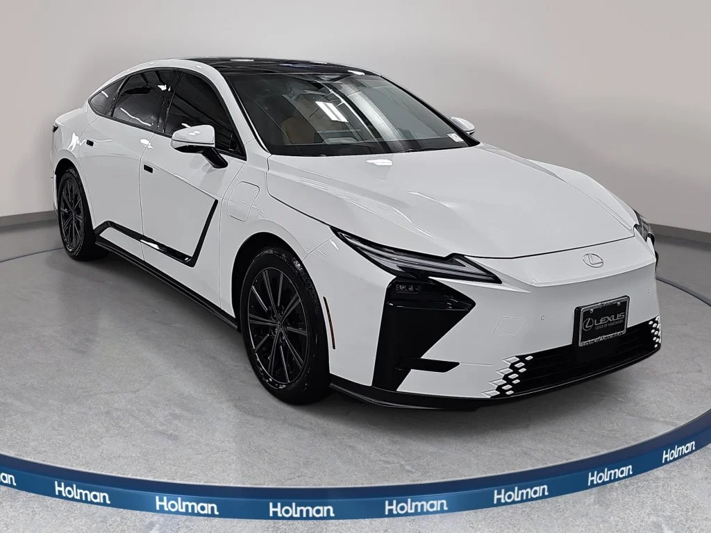 Used 2026 WHITE NOVA GLASS FLAKE Lexus 500e Premium image 4