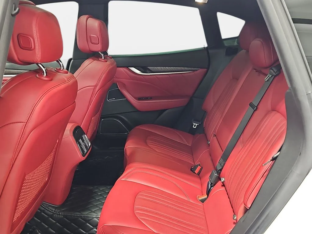 Used 2020  Maserati Base image 12