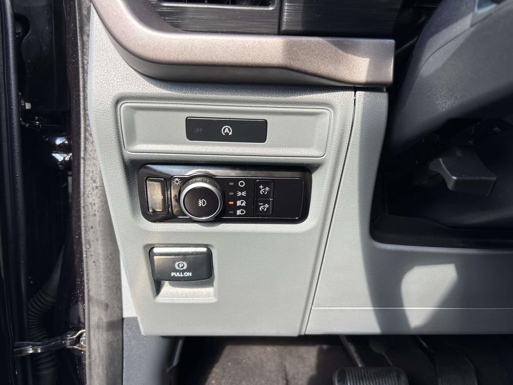 Used 2025 Black Ford XLT image 19