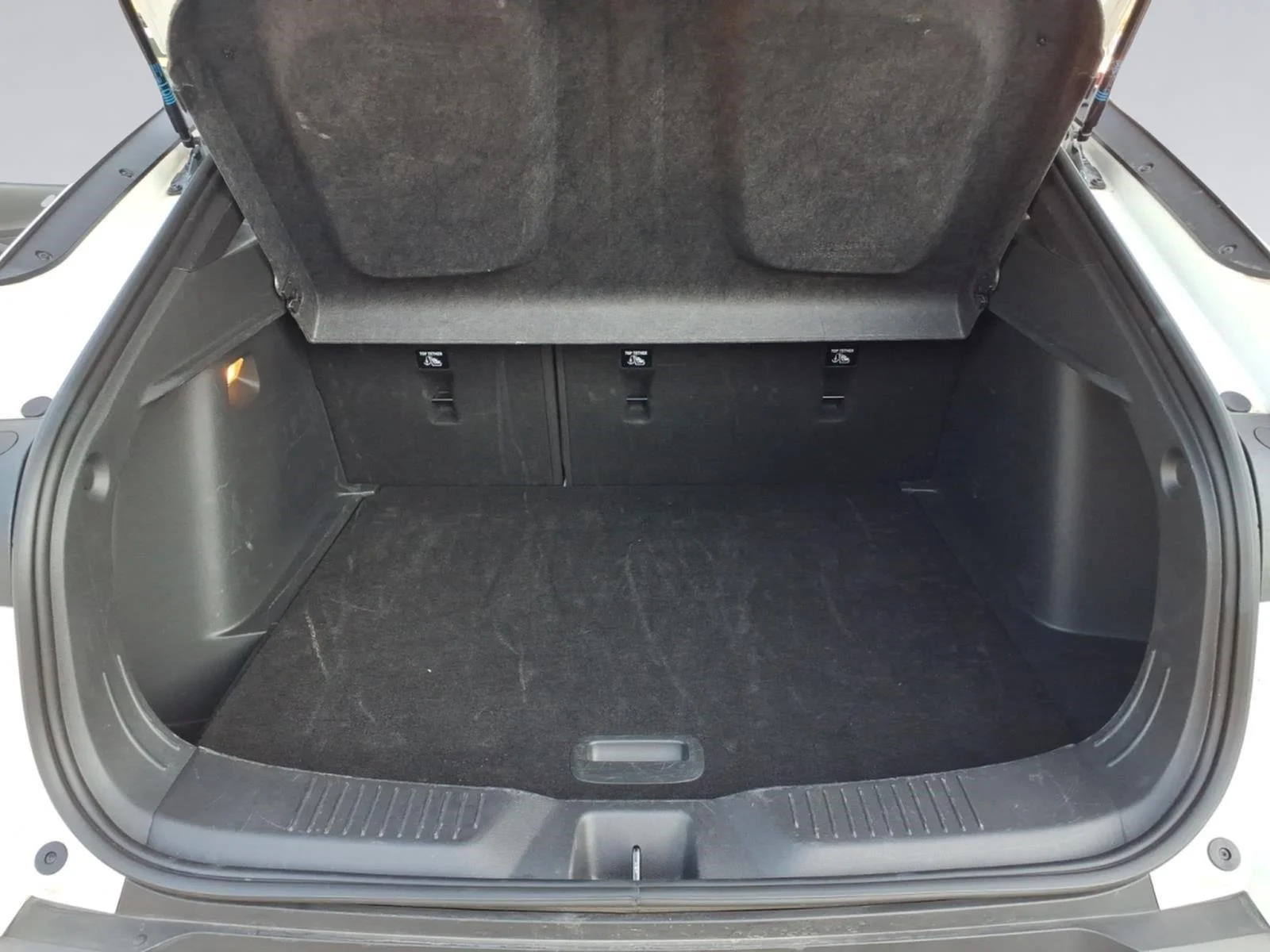 Used 2026 Summit White Buick Preferred image 9