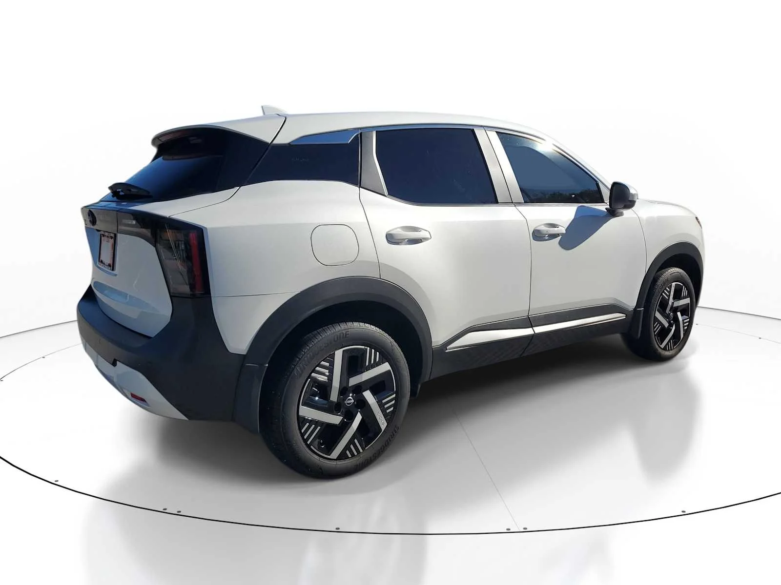 Used 2025 Aspen White Tricoat Nissan SV image 6
