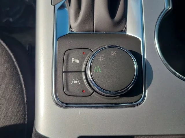 New 2026 Sterling Gray Metallic Chevrolet 2LT image 32