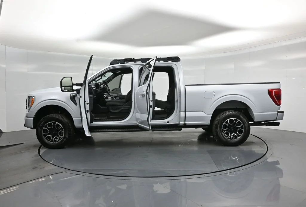 Used 2022 White Ford XLT image 33