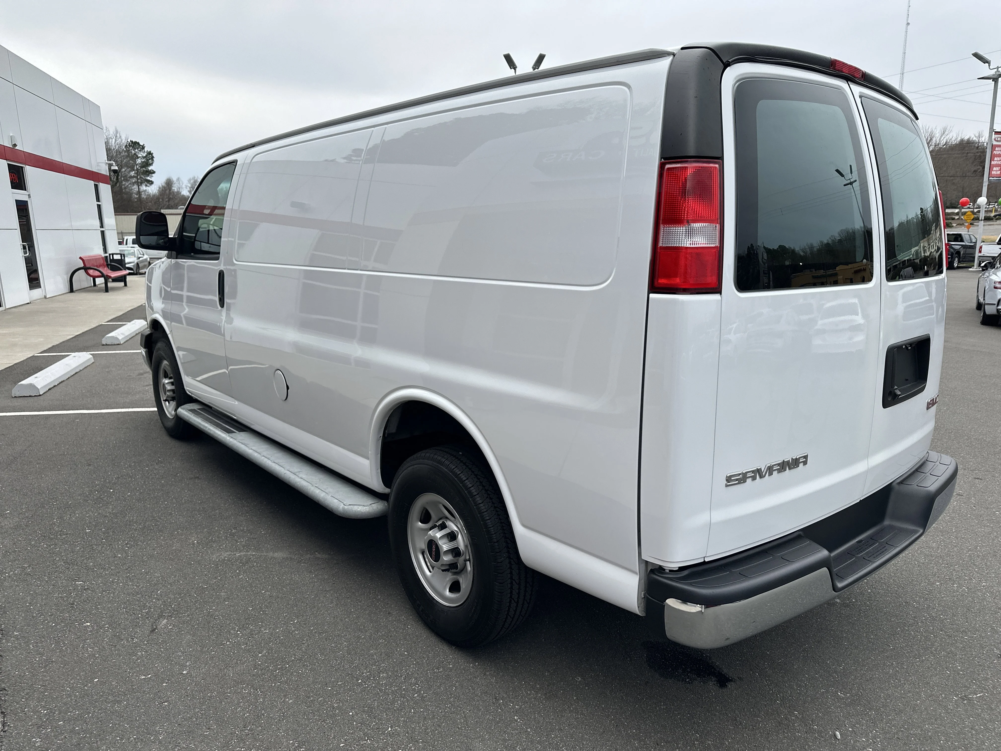 2023 GMC Savana Cargo Work Van - Photo 6