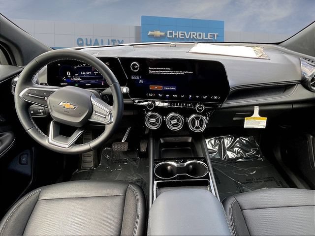 Used 2026 Summit White Chevrolet LT image 5
