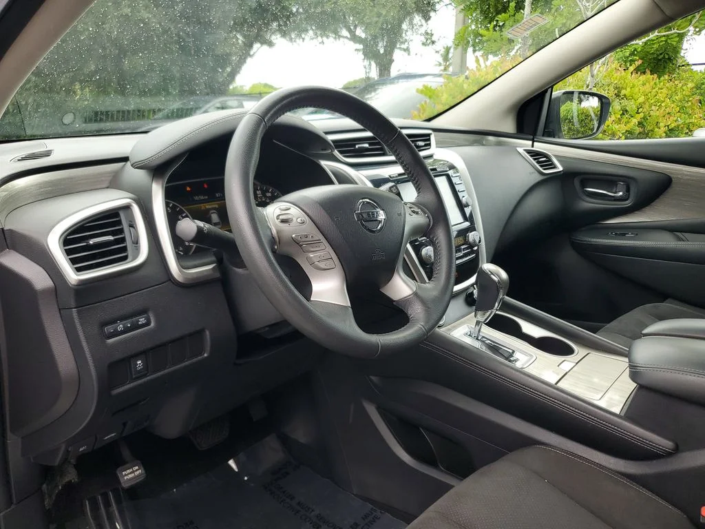 Used 2017 Silver Nissan SV image 23