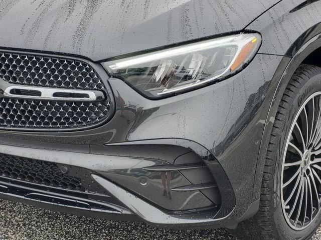 Used 2026 Gray Mercedes-Benz GLC 300 image 8