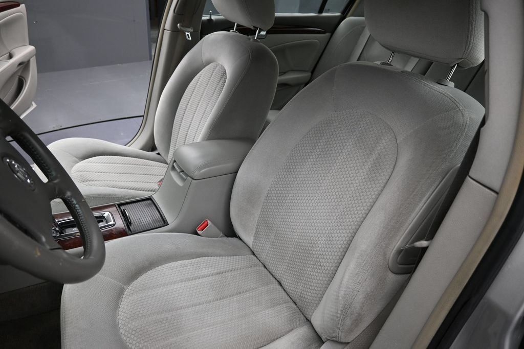 Used 2009 Quicksilver Metallic Buick CX image 11