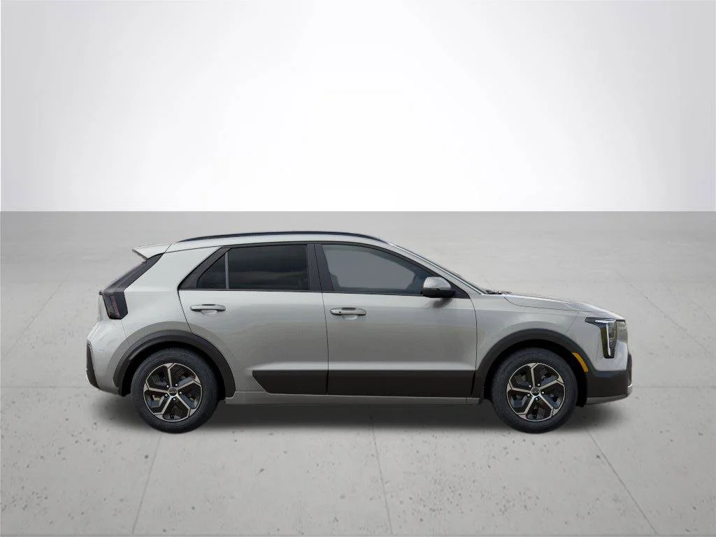 New 2027 Ivory Silver Kia S image 7