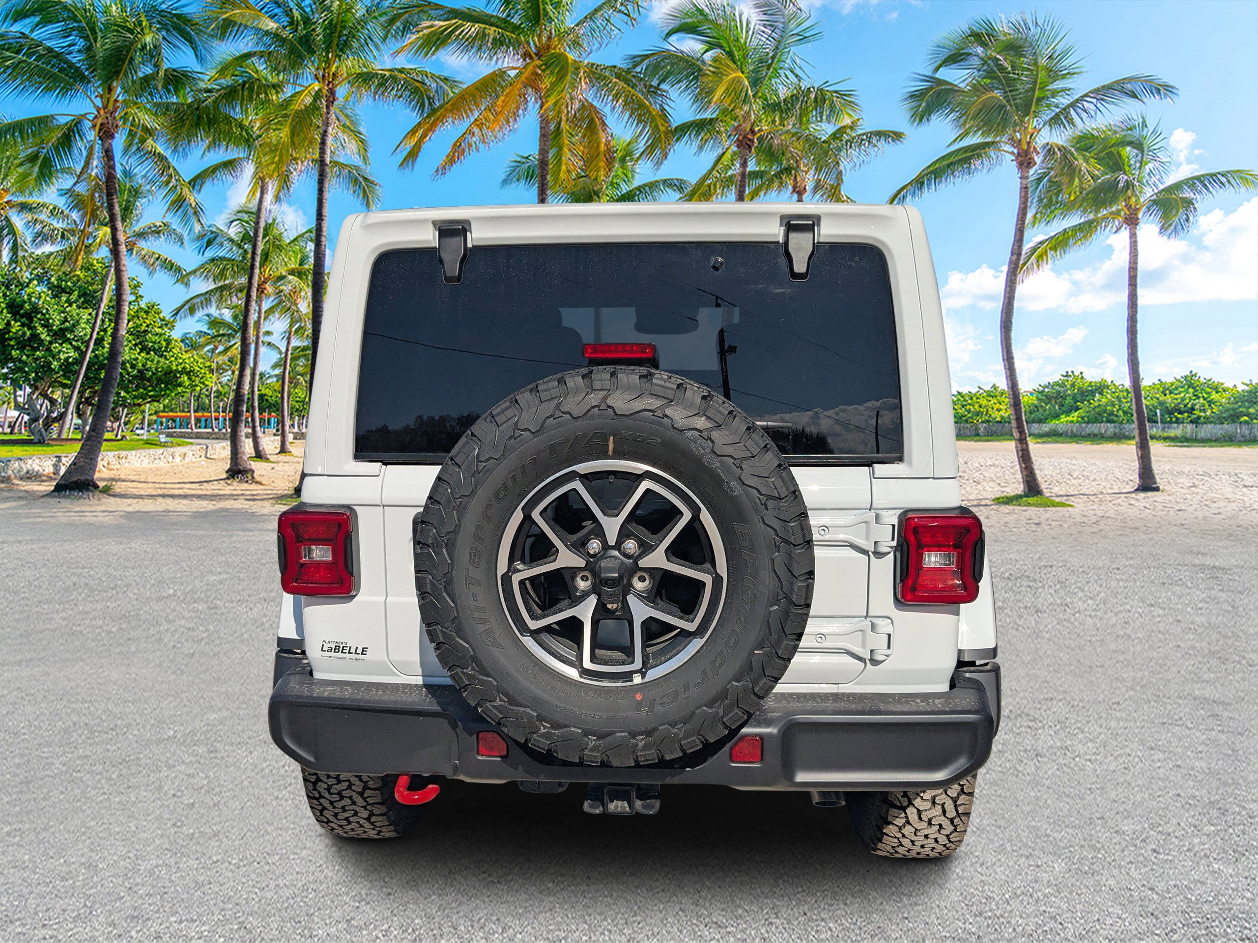New 2026 Bright White Clear-Coat Exterior Paint Jeep Rubicon image 4
