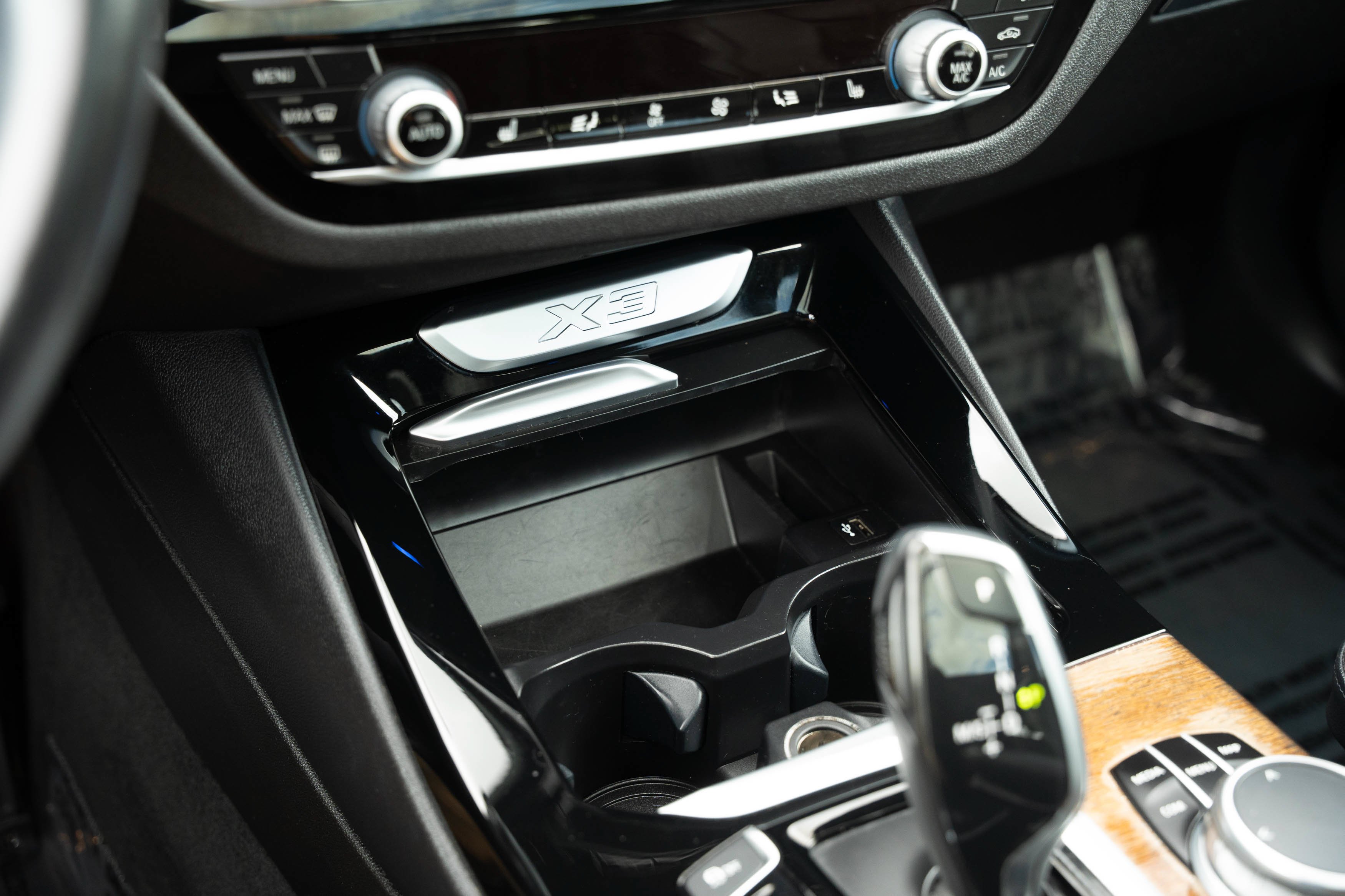 Used 2018 Black Sapphire Metallic BMW xDrive30i image 12