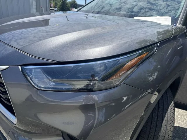 Used 2022 Gray Toyota L image 30