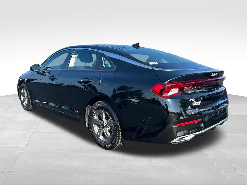 Used 2022 Black Kia LXS image 3