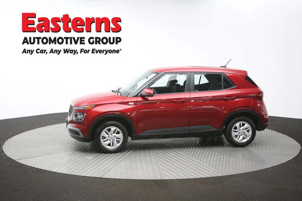 Used 2025 Red Hyundai SE image 57