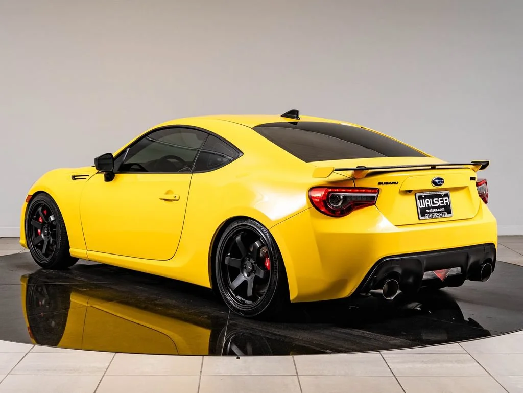 Used 2017 Charlesite Yellow Subaru Series.Yellow image 6