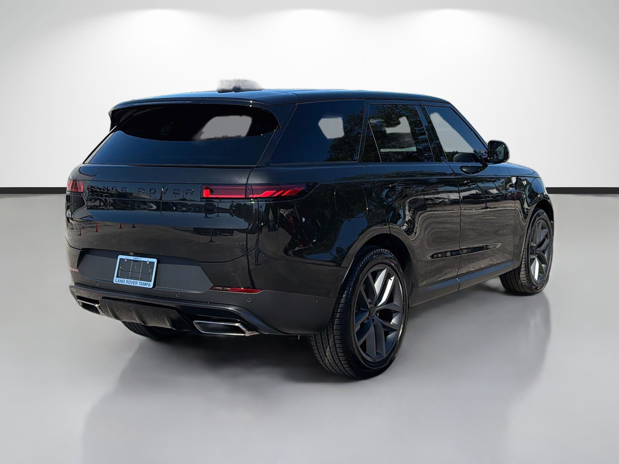 New 2027 Santorini Black Land Rover SE image 5