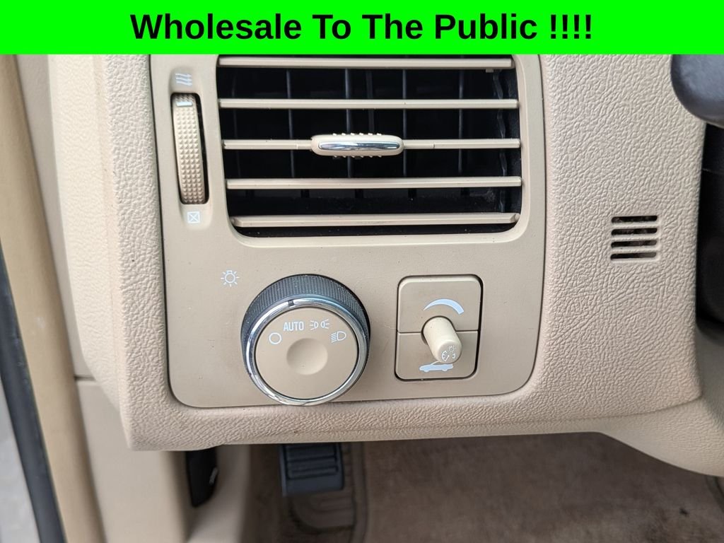 Used 2008 Gold Buick CXL image 28