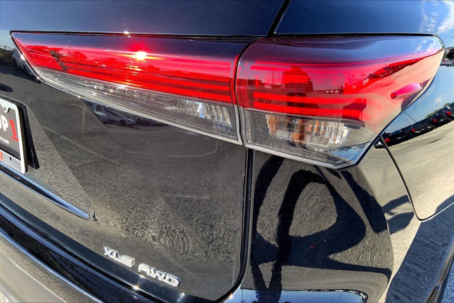 Used 2021 Midnight Black Metallic Toyota XLE image 30