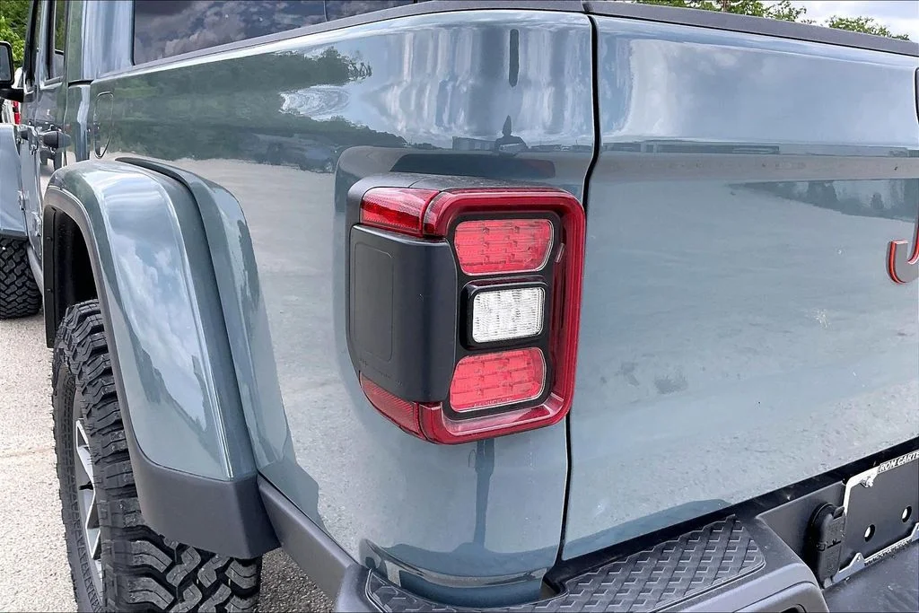 New 2026 Anvil Clear-Coat Exterior Paint Jeep Mojave image 14