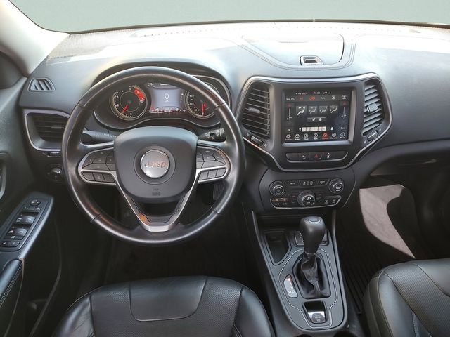 Used 2021 Gray Jeep Latitude Lux image 10