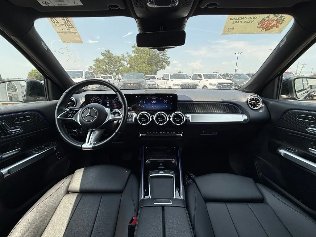 Used 2024 Black Mercedes-Benz GLB 250 image 28
