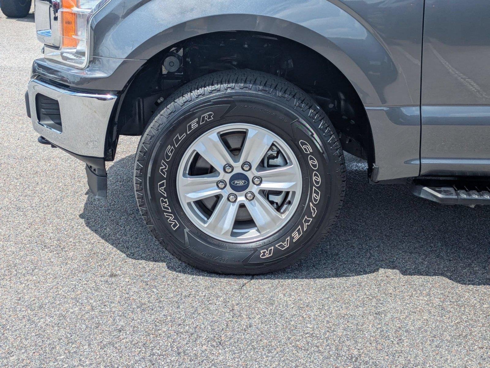 Used 2018 Magnetic Metallic Ford XLT image 10