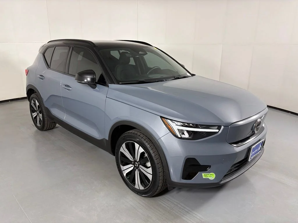 Used 2023 Volvo XC40 Core with VIN YV4ED3UK1P2992538 for sale in Scottsdale, AZ