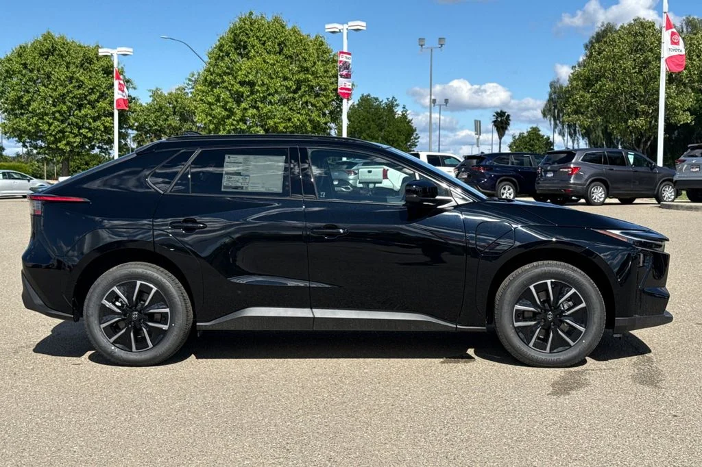 New 2026 Midnight Black Metallic Toyota  XLE image 4