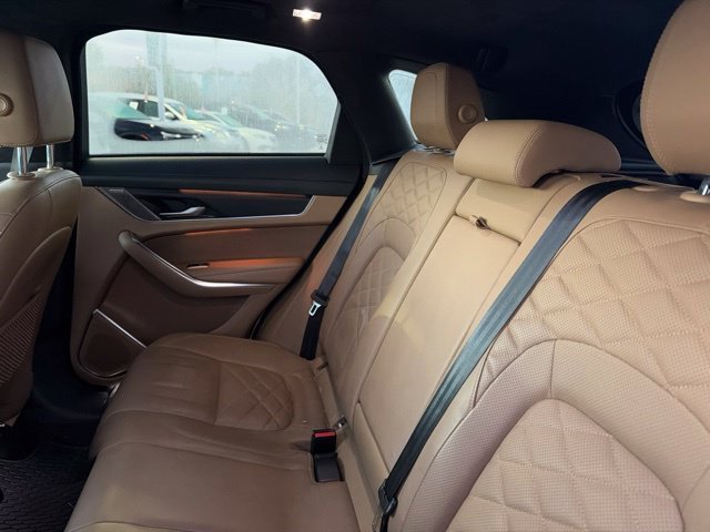 Used 2023  Jaguar P250 S image 13