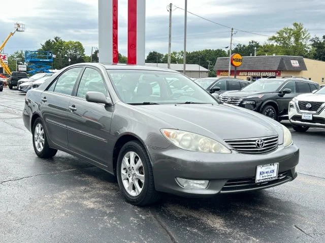 Used 2005 Phantom Gray Pearl Toyota XLE image 11