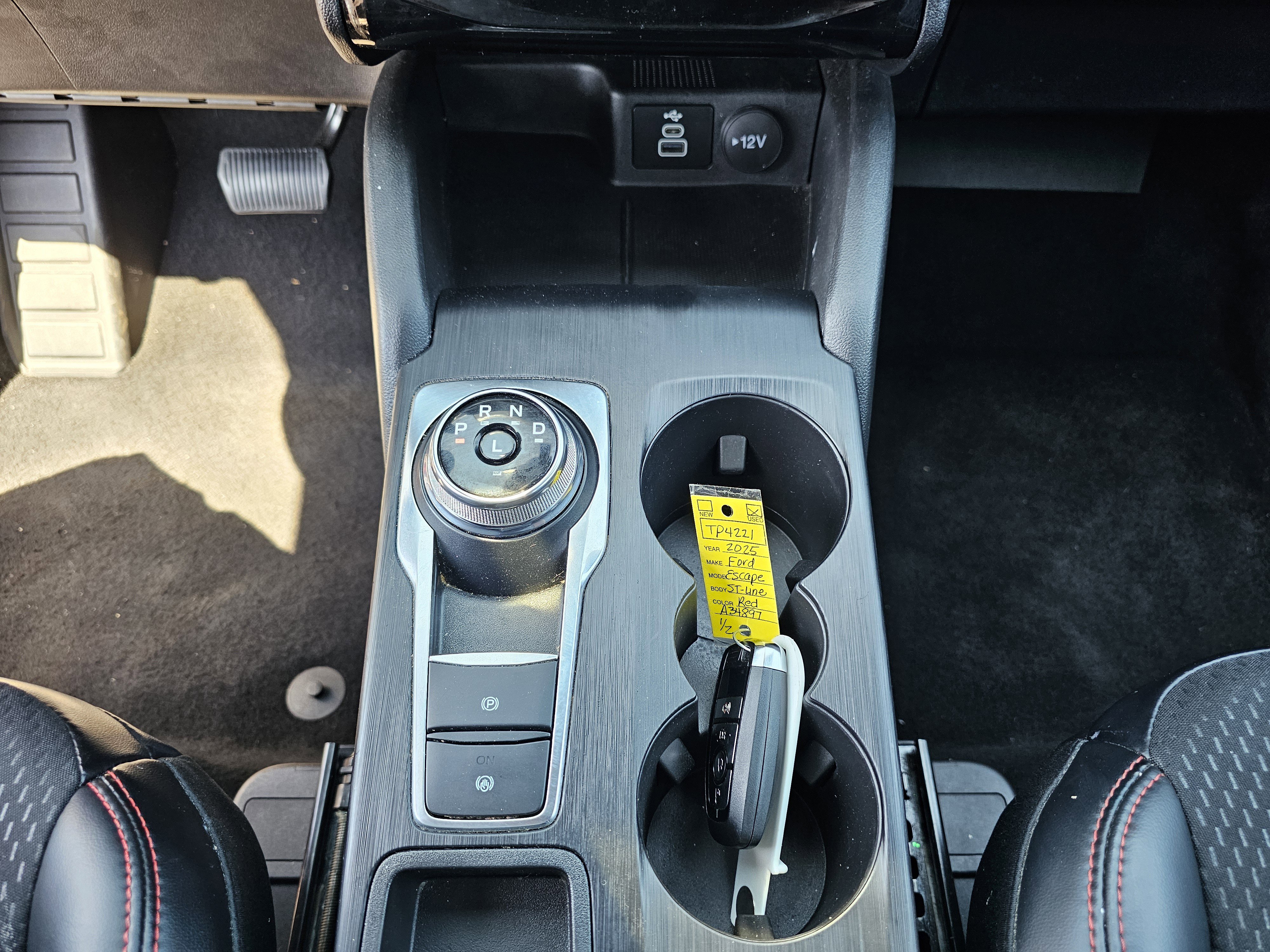 2025 Ford Escape ST-Line - Photo 26