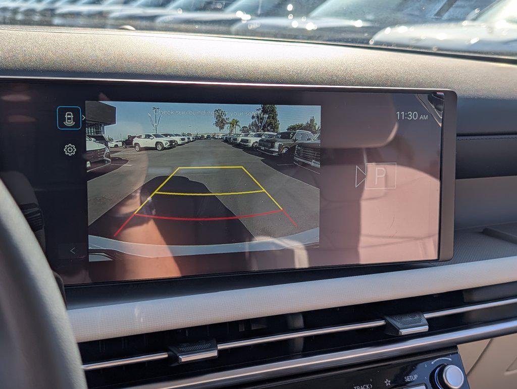 New 2026 White Hyundai SEL FWD image 23